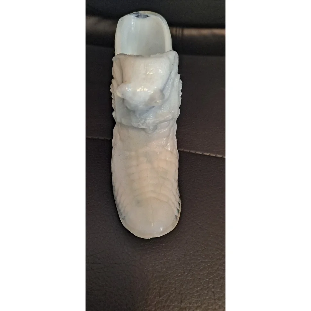 Boyd's Milkglass Cat Head Slipper 6